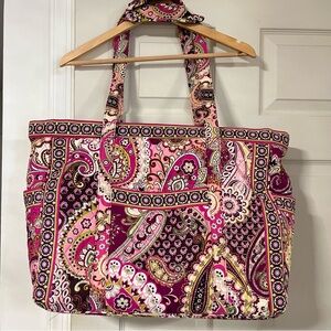 Vera Bradley Vera Tote bag Very Berry Paisley pattern